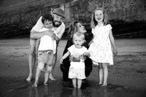 Daniela Martins Instagram - Notre plus belle histoire…Nous ♥️
Souvenirs de Biarritz.
Vous connaissez cette belle région ?

#famille #love #proud #biarritz #vacances