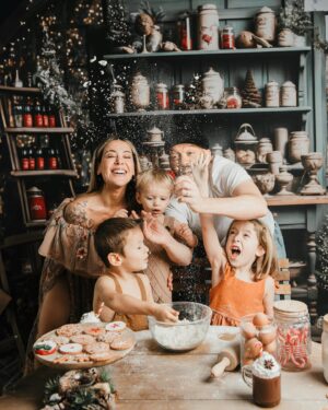Daniela Martins Instagram - Si on nous avait montré ces photos il y a 13 ans…on y aurait pas cru 🥹♥️

📷 @helinephotography 

#family #monbonheur