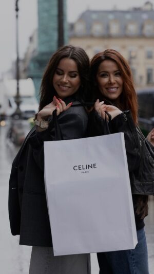 Daniela Martins Instagram - CONCOURS SAC CÉLINE 🤩

On vous gâte aujourd’hui avec ce magnifique sac CÉLINE luggage nano d’une valeur de 2200 euros !

Pour tenter de le gagner, il te suffit :
- de commenter ce post en taguant autant d’amis que vous voulez (un comm un tag. Lâchez-vous)
- ⁠de suivre @martinsdaniela et @chloe_letellier 

Bonus: repartager en story 

La gagnante sera contactée directement et si elle le souhaite nous pourrons venir lui remettre le sac en main propre sur Paris, l’occasion d’aller boire un café toutes les 3 ☺️

Le tirage au sort aura lieu le 31 mars !

Bonne chance à toutes ❤️