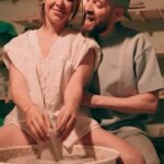 Daniela Martins Instagram - Le secret d’une longue histoire d’amour : Haleine fraîche et poterie 😆 Qui a vu le film Ghost ? #parodontaxgencives #parodontaxGencivesHaleineSensibilité #sponsorisé #mauvaisehaleine En collaboration avec la marque