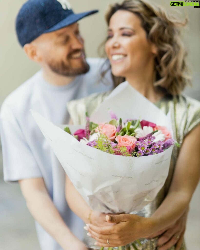 Daniela Martins Instagram - Fin du concours. Gagnante @alexandra.calippe ! Concours 🌺 : 500€ de fleurs et plantes à gagner avec Interflora à l’occasion de la Fête des Mères Dimanche 4 juin ! Pour participer il suffit de : - suivre @interflora_france - liker et inviter des amis Fin du concours le 4 Juin. Bonne chance à tous 🍀 #fleurs #love #fetedesmeres en collaboration avec la marque