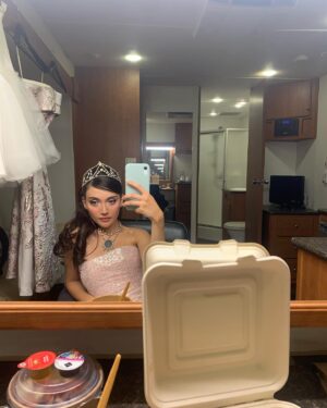 Daniela Nieves Instagram - Two more weeks🫣🫣✨🧛‍♀️ 
 #vampireacademy