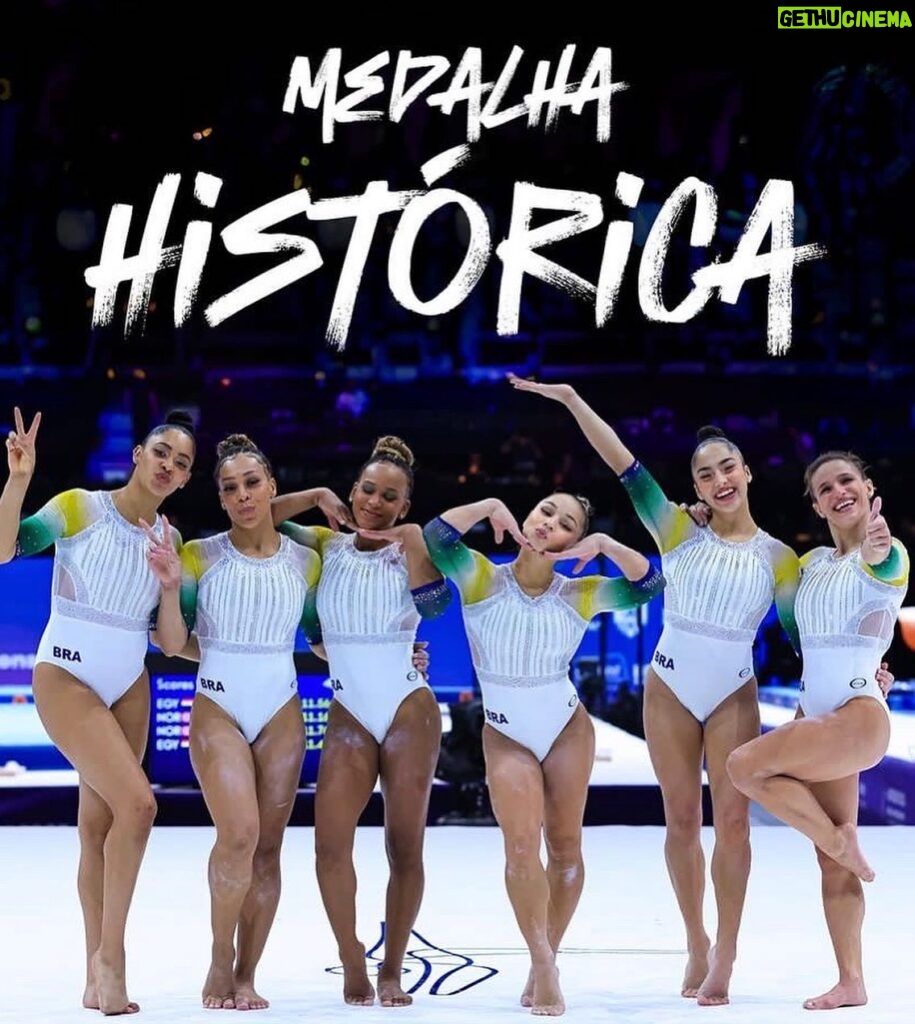 Daniele Hypólito Instagram - Orgulho 🇧🇷 Uma mistura de emoções ao ver o Brasil no pódio, parabéns Jade , Rebeca, Flávia, Lorraine , Julia e Caroline , parabéns a equipe técnica Francisco e Iryna , Parabéns a equipe multidisciplinar representada pelo Dr Rodrigo Sason , parabéns ao Flamengo e Cegin que dão estrutura para suas atletas, Parabéns ao comitê olímpico brasileiro por acreditar em seus atletas . Parabéns a todas as ginastas que fizeram e fazem parte da história da ginástica. E parabéns a confederação brasileira de ginástica por toda a luta para a ginástica estar nesse patamar. Brasilllllllllllllll @jade_barbosa @rebecarandrade @flavialopessaraiva @loloo_santos @juju_bsoares @carolynepedro @cbginastica @comiteolimpicobrasileiro @flamengo @ceginpr @timebrasil @timebrasil