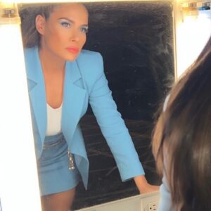 Daniella Alonso Instagram - Dynasty is back tomorrow on @thecw 9/8c! 📸La Shan Knox... the best quick shot photog💙