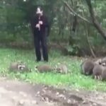 Daniella Pineda Instagram - Summon the CHONKS!