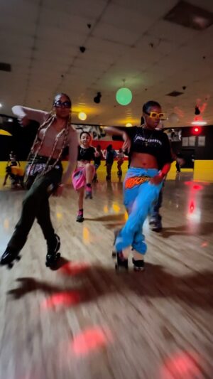 Danielle E. Hawkins Instagram - Light groove w/ @isaiahmlane @itsmshawkins2u @aaliyah913 ✨ #westcoast

👖x @flyndiscreet_