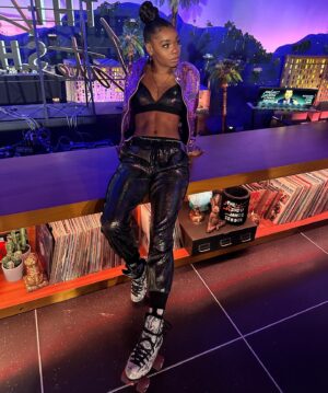 Danielle E. Hawkins Instagram - Candid moments in between shots for the final episode of @latelateshow 

Thanks @avaflav1 & @chloearnoldtaps 

🛼 @moonlightroller code DERBY15
Outfit @cutebootylounge 

#skatelife #setlife #derby #rollerskate #skatedance #stunts #daniellehawkins #skatechoreographer #model #quads #skater #abs #fitness #vegan #melaninonskates #skatetherapy