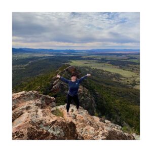 Danielle Macdonald Instagram - Takin’ a peak