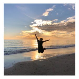 Danielle Macdonald Instagram - Beach Daze ☀️
