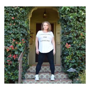 Danielle Macdonald Instagram - Thank you @allure @marielodiandreakos for talking to me about friendship, animal adoption, a cruelty free lifestyle 🌱, social justice issues, sustainability, and all things @iamwomanmovie 

And thank you to my at home photographers 📸:
@4connorhill & @adam_cropper 😊

👚: @campbellandkramer 
& @wholesomeculture 
💍: @oldsoulvintagejewelry

Link in Bio