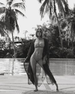 Danielle Clyde Instagram - Me explican este shooting que organizó @vidanta para nosotros con el crack @urielsantanafoto I mean… HELLO!
