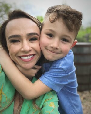 Danielle Harris Instagram - Happy 🐣!! @gstafford ❤️