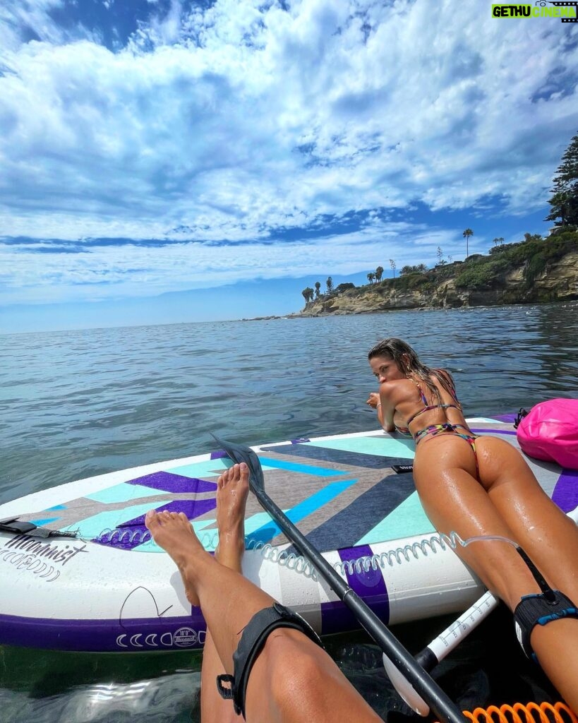 Danielle Mathers Instagram - Dance with the waves 💃🏼 Move with the sea 🌊 Let the rhythm of the water set your soul free ✨ • • • • #pauhana #standuppaddle #paddleboarding #heaven #opensea #monday #mantra #sandiego #grateful #ocean #life #beachbum #view