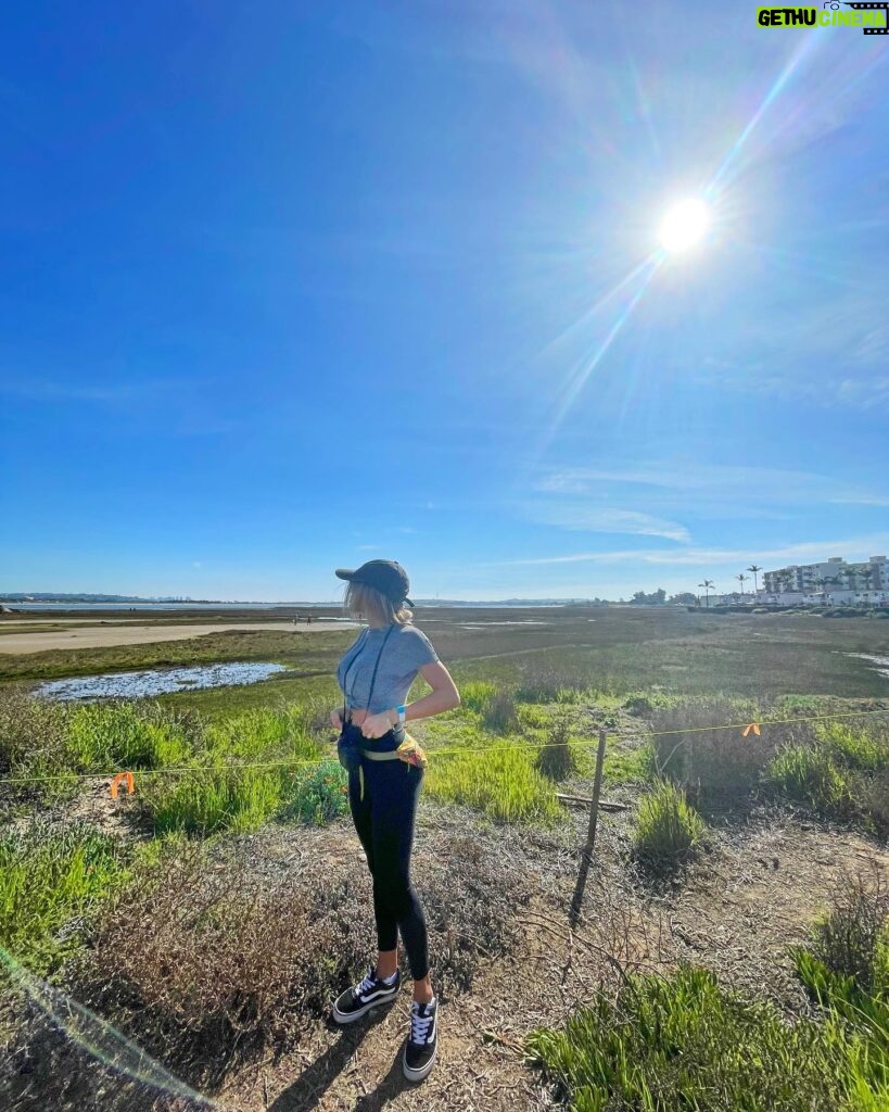 Danielle Mathers Instagram - I couldn’t be more thankful for the incredible turnout over the weekend at ♥️ Your Wetlands Day at #kendallfrostreserve ‼️ I’m feeling gratitude for all of the people who care to protect and expand this natural beauty with me! • • • • #loveyourwetlandsday #kendallfrost #kendallfrostmarshreserve #sandiego #rewild #missionbay #grateful