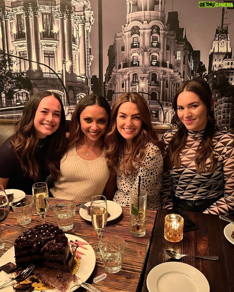 Danielle Nicolet Instagram - About Last Night…💫 Perfect kickoff to my birthday week with some of my most favorite people! Feeling very loved and grateful 😊 Thank you @bodegaonmain 💕 for being amazing as always! (And yes, that is the worlds cutest tortilla press in that gift basket because @kaylacheriecompton is the absolute BEST! 🤗)