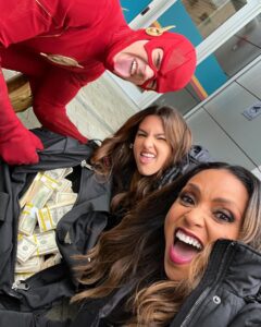 Danielle Nicolet Instagram - Caption this. Wrong answers only! 💰