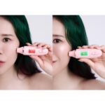 Danny Beeech Instagram - 兩週前綜口味跟一位韓國非常知名美女健身網紅合作，她是每天運動5小時的變態哈哈哈哈哈，然後還參加過體能之巔，我不知道找我這種體能之谷，谷底的靠近她幹嘛!!! 我是完全不在乎我跟她體能跟勇猛腹肌之間的差距(我們三人還自封脂肪富翁)，我一直猛看她皮膚!!真的就是傳說中韓國明星那種天生吸血鬼白又極光滿滿的濾鏡皮膚! 馬的完全被她皮膚的極光震懾，她旁邊都有光暈的感覺。就算她的五官不是什麼絕世無敵大美女(是可愛鄰家款)，但整體配起來分數有夠高!!!!!!! 來~臉又油又粗又暗的!!! 蘭蔻極光水改版啦!不夠油粗暗我拜託你就不要碰哈哈哈哈! 舊版極光水上市以來我非常的愛，因為他真的人如其名，就是用了臉會極光。我用到她蓋子那銀色都被我磨光哈 極光水第一次的重磅升級 新的超級極光水保留97:3完美雙層比例 你可能會問我不是跟舊版一樣嗎？ 不！繼續看下去！ 97%光肌素-首創激活再生科技 含有 50%高濃度山毛櫸芽萃取與微酸溫和煥膚複方協同作用，能有效促進肌膚表層新陳代謝，快速代謝肌膚中的老廢細胞並且提高細胞新生速度，達到速酵煥膚150%。可以有效細緻毛孔，改善粗糙，使膚質全面進化 3%舒緩保濕植萃精油 單純地拋光或許會造成肌膚乾巴巴的感覺，但用首創光肌素煥膚，去瑕疵同時還增加肌膚含水量，再搭配這層新版的精油，反而可以八倍長效更保濕!!!超清爽的潤而不膩，油水很平衡的狀態!! 而且超級極光水裡面沒有添加酒精、香料跟礦物油，用起來更舒適更安心！ 初次使用大概兩個禮拜就會火速很有感，皮膚的小顆粒箕皮會變成光滑漆皮!!!!然後皮膚原本如同陰天一樣灰暗的，真的就是極光降臨那樣的光亮!!!!!!不是變白，是亮!!!!!ber ber亮!皮膚上有星星的感覺哈哈哈哈! 皮膚會變細緻非常多，膚色不均也可以得到很大的改善，素顏的時候會光可鑑人，油水也邁向更平衡，我真的好努力保養，我就愛漂亮，那天跟客戶開會時，我把正在開發的打亮往臉上塗，我很苦惱地說:啊今天沒畫底妝這樣不準確.... 三位客戶說:你沒畫底妝?????????你沒有底妝???????????你現在皮膚是沒底妝???? 喔對，我因為太努力保養，副作用就是~非必要好懶的化妝哈哈哈哈哈哈哈但為了研究美妝我還是會畫啦哈哈哈哈哈 雖說有些人會覺得這種有煥膚功效的產品本來是做給粗糙大油田用，但我有一個朋友乾皮她用也很適合~如果會擔心，我會建議先領試用看看比較保險。 用法很簡單，瓶子裏面有一個專利的仙女棒，3/97油水以bartender姿態搖搖搖，然後我就倒在手上，毫無技巧的抹在臉上，光亮漆皮就這樣得到!! 現在可以到我的限時動態點擊連結， 馬上填單兌換試用新的超級極光水10ML 小黑瓶2ML 保養品就是免費的用用看，合適再買，不要浪費錢，摳門巨星關心您。 #蘭蔻 #超級極光水 #全新光肌素 #首創速酵煥膚 #細緻毛孔爆水透亮