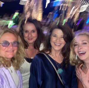 Daphne Zuniga Instagram - A great night at Heal The Bay! Sharon Lawrence who’s on the Board invited us to celebrate the amazing work Heal the Bay does for LA water quality and coastal marine preservation, since 1985. Loved hanging w Melissa & Georgie of @asenseofhomeorg , @actuallystevenweber and @teachbylks! And I was thrilled to see my favorite water Flowater on the premises, keeping millions of plastic bottles out of the oceans, with amazing tasting water!!💦 #bringbackthebeach #healthebay #ohwhatanight