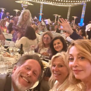 Daphne Zuniga Instagram - A great night at Heal The Bay! Sharon Lawrence who’s on the Board invited us to celebrate the amazing work Heal the Bay does for LA water quality and coastal marine preservation, since 1985. Loved hanging w Melissa & Georgie of @asenseofhomeorg , @actuallystevenweber and @teachbylks! And I was thrilled to see my favorite water Flowater on the premises, keeping millions of plastic bottles out of the oceans, with amazing tasting water!!💦 #bringbackthebeach #healthebay #ohwhatanight