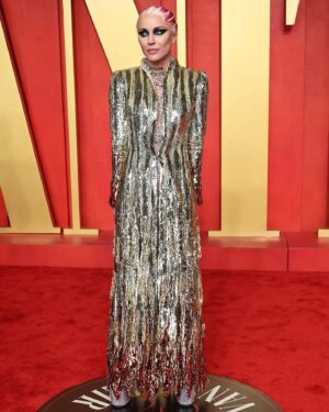 Daphne Guinness Instagram - Underneath I’m a volcano… thank you for an unforgettable #oscars fête @vanityfair 

#makeupbypatmcgrath using #patmcgrathlabs