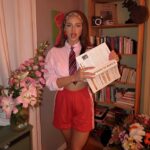 Dara Instagram - Честит 24 май – Ден на българската просвета и култура и на славянската писменост! На този светъл празник искам да ви споделя за една специална кауза, която е много близка до сърцето ми. Заедно с Kaufland стартирахме социална кампания в подкрепа на отлични ученици и студенти без родители, в която всеки може да се включи. До края на месеца за всяка закупена детска книжка, обозначена като част от кампанията, Kaufland ще дарява 10 стотинки за стипендии. С вашата помощ можем да дадем шанс на тези талантливи млади хора да продължат образованието си и да сбъднат мечтите си. 💖🎓 Присъединете се към нас и нека заедно подкрепим бъдещето на България! С много любов, DARA ❤️