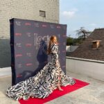 Darby Stanchfield Instagram - ✨✨Virtual World Premiere✨ ✨@lockeandkeynetflix S2 ✨✨ ✨Premieres Oct 22nd on @netflix ✨ TEAM GLAM ✨Big time thank you! style: @daniandemmastyle hair: @dickycollins makeup: @fabiolamakeup ✨✨✨✨✨ 🦓 dress: @marmarhalim glass slippers: @goodamerican gems: @milkwhiteofficial