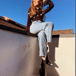 Darby Stanchfield Instagram - International press day ✌🏼 for @lockeandkeynetflix Shouting from the rooftops (yes I’m on a rooftop 😆) about how much 👉🏼 I LOVE THIS CAST and their big, talented hearts 👈🏼 #lockeandkey 💥🗝