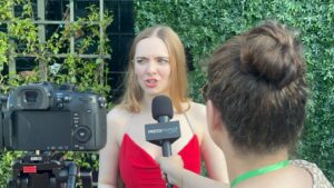 Darcy Rose Byrnes Instagram - On this episode of ‘what is she doing with her face??’