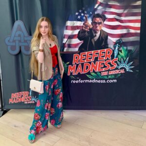 Darcy Rose Byrnes Instagram - Swipe all the way for Mary Lane x 2 #reefermadness  #flashbackfriday
