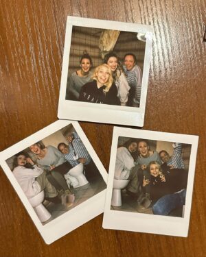 Daria Petrozhytska Instagram - Неймовірний шестиденний марафон «Сецеїдки» завершено❤️
Їдемо додому (хоч і не на довго🤣)
Дякую всім глядачам за ваші емоції, овації, слова і обійми🙌🏻
Дякую команді мрії @teart_agency то любов! ❤️
І найбільша подяка нашим Захисникам і Захисницям за можливість виходити на сцену і дарувати настрій💛💙