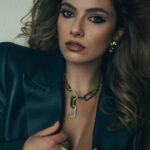 Daria Petrozhytska Instagram - DIGITAL COVER: 10 запитань до Дар’ї Петрожицької Героіня весняної e-обкладинки - Дар’я Петрожицька розповідає про акторське мистецтво, виклики та перспективи української кіноіндустрії: від пошуку глибин ролі до мрій про майбутнє. Детальніше за посиланням в профілі PHOTO @agapovandarno MODEL @petrozhitskaya STYLIST @dika_anka HAIR & MAKEUP @starovoitova.makeup PARTNERS @premier_palace_hotel @domino_ua @anastasia_shukhnina @artichoke.official @arnomaison @makova.official