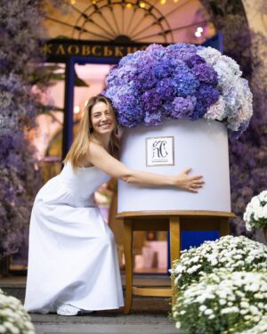 Daria Petrozhytska Instagram - Благодійні фотодні 28.09-1.10  в @klovskysad в колаборації з @kerastase_official 
Збір коштів для фонду @misto.dobra 
Завітайте і зробіть собі фото і добру справу 🤍💜