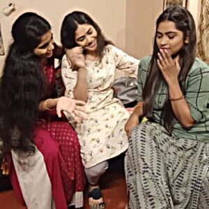 Darshana Das Instagram - Location Fun😂
.
.
.
.
#swanthamsujatha #location
#serialactresshot