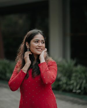 Darshana Das Instagram - ❤️❤️🌹 
@signature_by_abhijith