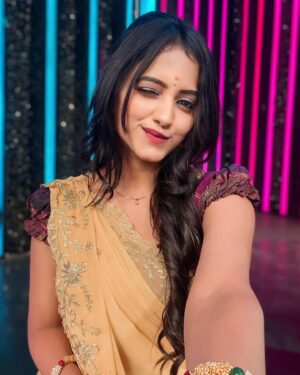 Darshini Gowda Instagram - 😉