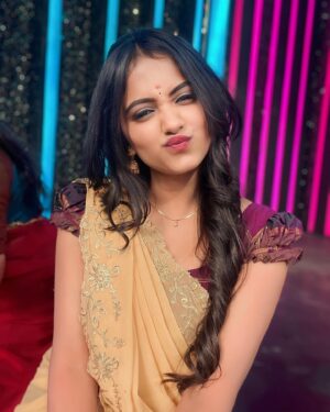 Darshini Gowda Instagram - 😉
