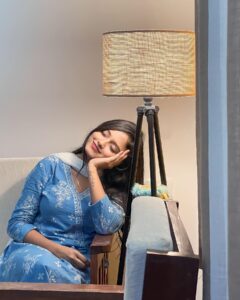 Darshini Gowda Instagram - It’s okay to be happy with a simple life✨

PC: @prajwal_gowda1996 🐵

#nammamane #light