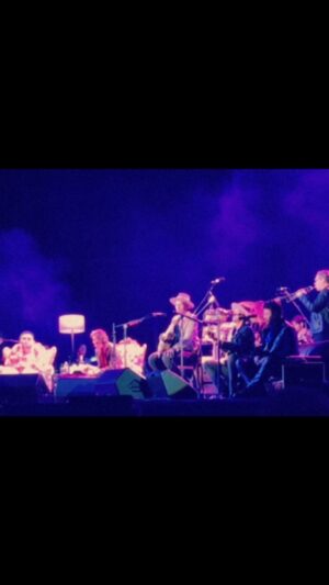 Daryl Hannah Instagram - 🎶church

excuse the sucky filming 
(too challenged to hold steady)
🖤🎶🖤