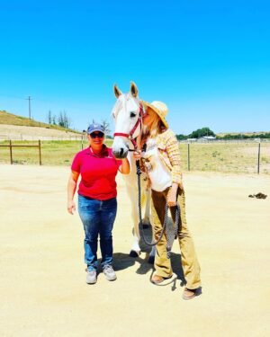 Daryl Hannah Instagram - please welcome 
MR. G‼️
🤍
the big noble gentle guy I just (this minute) adopted from the fabulous @redwingshorses sanctuary 
love love love
Sooooo exciting 🤍