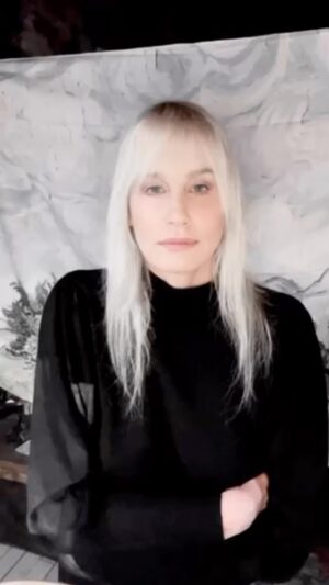 Daryl Hannah Instagram - URGENT 
Stand With Standing Rock‼️
We are just under 2 weeks away from the deadline to submit comments to the Army Corps of Engineers - Deadline Nov 13 
 Please help shut this pipeline down once & for all go to Lakota.law/dapl @lakotalaw & link in bio too
Thank you ☮️
💧 water is life 💧