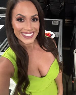 Dasha Kuret Gonzalez Instagram - I hope y’all are watching #AEWCollision on @tntdrama We’re live from #Greenville #SC tonight!!! 

#AEW #wrestling 

@aewglam @hana.ali.beauty 💁🏽‍♀️💄