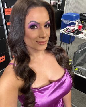 Dasha Kuret Gonzalez Instagram - Last Saturday night live from the @unitedcenter in Chicago, IL!!! What an honor!!! 😃🤗💃🏽😇🙏🏽 I’ve worked 9 hard years in the wrestling industry to get to where I’m at and on my almost 4 year anniversary with @aew I was blessed with the task of announcing the first #AEWCollision episode. I was fortunate enough to announce the 1st ever episode of #AEWRampage live from Pittsburgh, PA, but this one just hits a little different because you’ll get to see and hear me on TNT as the official ring announcer this time around.
💃🏽🥳😃 

Thank you @aewglam @dolledupbydani for this beautiful look!!! Shout out to @ontheairalex for snapping 📸 the last photo for me!!! 😃🫶🏽 #wrestling #MasDasha