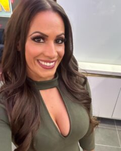 Dasha Kuret Gonzalez Instagram - Saturday night we collide!!! Who’s ready for #AEWCollision 😃🤗🥳 We’re less than 30 min away from going live on #TNT 💄& 💁🏽‍♀️: @aewglam @joannadeemakeup #Wrestling #AEW #Cleveland #MasDasha
