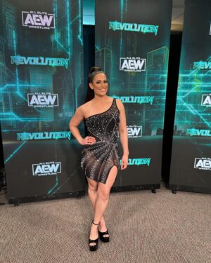 Dasha Kuret Gonzalez Instagram - Oh what a night!!!! #AEWRevolution last night live from #Greensboro #NC was such an incredible experience!!! If you didn’t get to check it out, watch it on repeat!!! #AEW #Announcer #MasDasha #StingsLastMatch was most definitely one for the record books! 

💄: @aewglam @dearadneris 
💁🏽‍♀️: @mamasal10