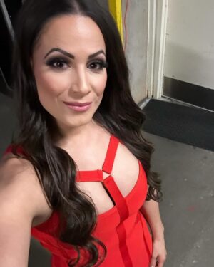 Dasha Kuret Gonzalez Instagram - It’s almost time!!! See you soon on #TNT for #AEWCollision #Wrestling #MasDasha #AEW shout out to @aewglam for this beautiful look tonight!!! Tonight we’re live in the #QueenCity #DiaDeReyes #tresreyesmagos