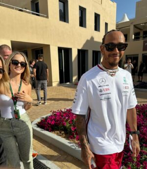 Davina Geiss Instagram - paddock day! 🏎️ Thank you @hulkhulkenberg
