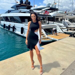 Davina Portratz Instagram - Greetings from Spain. Love you a yacht 💙🛥️ 1 or 2?