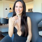 Davina Portratz Instagram - Are you looking to buy real estate? If so, then you’re probably looking for a home loan with the lowest interest rate and for that, you’ll need strong credit. Smart credit can help you reach your financial goals and save money by optimizing your credit. Try it for just $1, Link in bio! @smartcredit #smartcredit #smartcreditpartner #sellingsunset #realestateloans #realestate