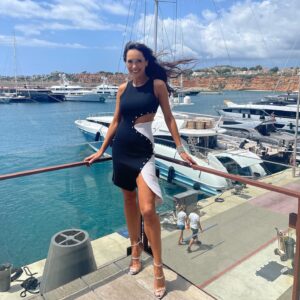 Davina Portratz Instagram - Greetings from Spain. Love you a yacht 💙🛥️ 1 or 2?