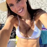Davina Portratz Instagram - Ibiza drop 🇪🇸❤️🏝️ Which pic is your fave?